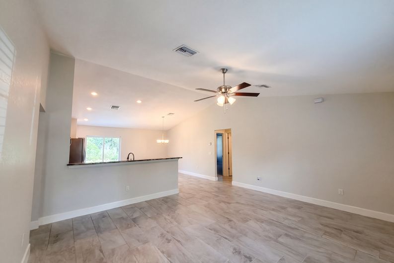 Photo 7 of 14 of 5209 SW 128th Pl, Ocala, FL