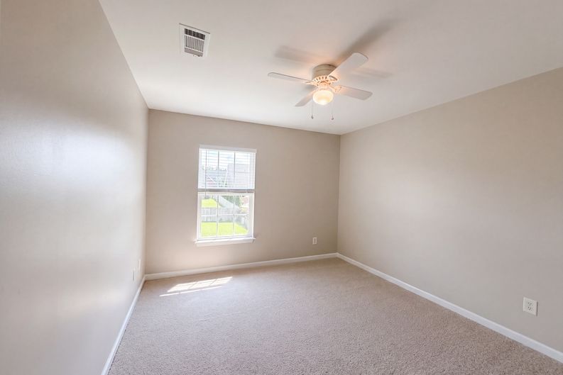 Photo 13 of 29 of 3010 Feradach Ln, Spring Hill, TN