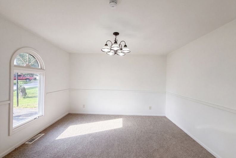 Photo 6 of 20 of 12904 E 54th St, Kansas City, MO