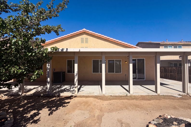 Photo 5 of 33 of 12783 Brandon St, Victorville, CA