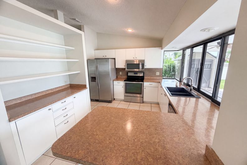 Photo 28 of 38 of 2305 SW Fern Cir, Port Saint Lucie, FL