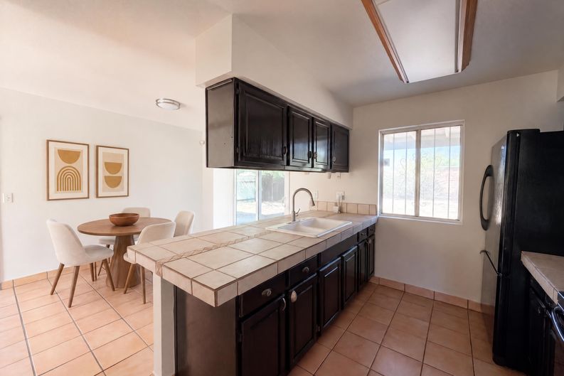 Photo 7 of 26 of 5349 S Greenway Dr, Tucson, AZ