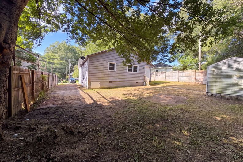 Photo 17 of 19 of 831 Fairview St, Kannapolis, NC
