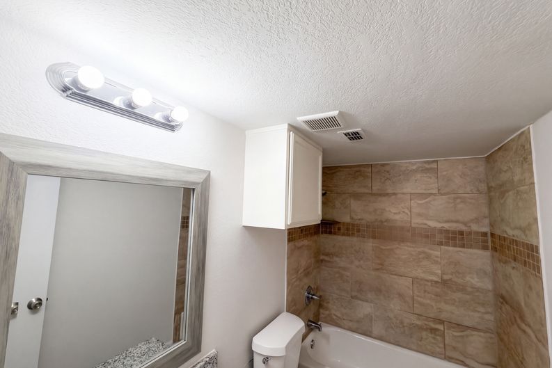 Photo 7 of 23 of 832 Brockden Dr, Mesquite, TX