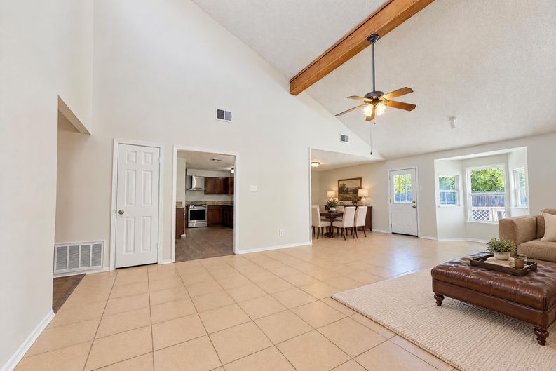Photo 3 of 16 of 13227 Stairock St, San Antonio, TX