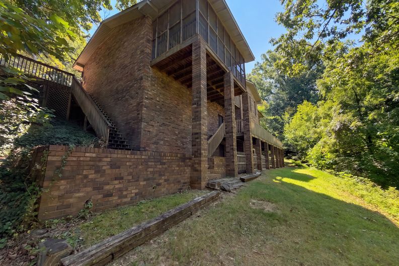 Photo 7 of 39 of 210 Lakeview Dr, Seneca, SC
