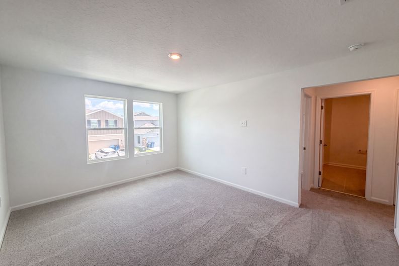 Photo 11 of 21 of 4373 River Beacon Blvd, Davenport, FL