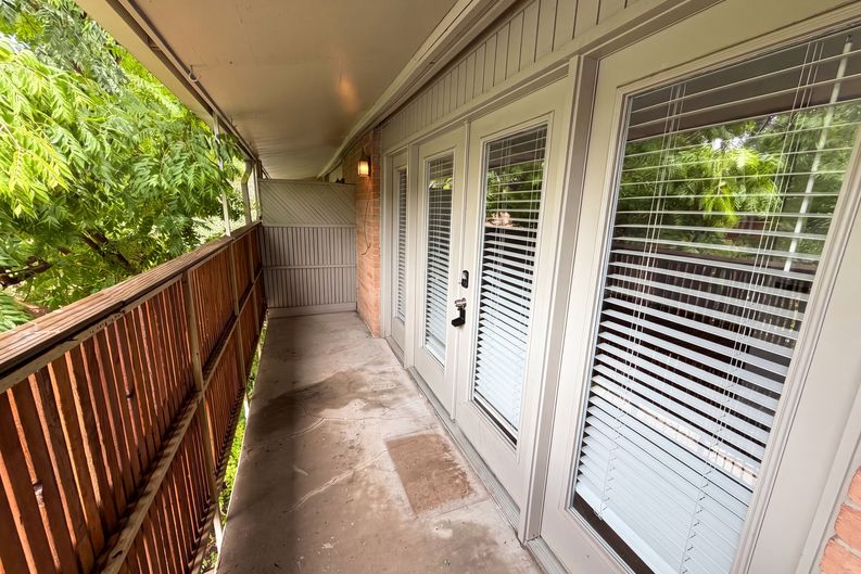 Photo 14 of 17 of 3938 W Alabama St, Houston, TX