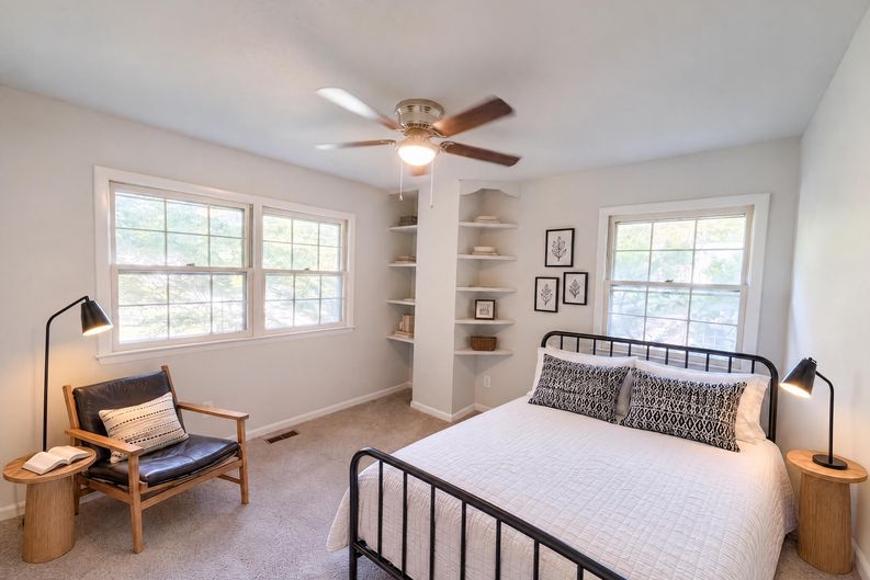 Photo 16 of 22 of 917 Hillview Dr, Cary, NC