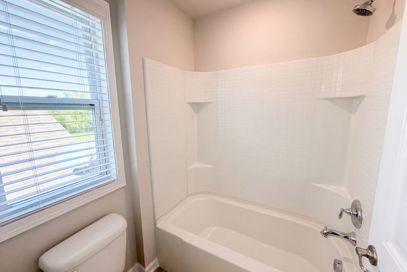 Photo 16 of 21 of 415 Prestige Ct, Pleasant View, TN