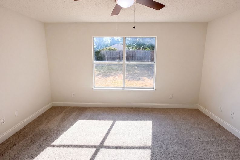 Photo 4 of 24 of 441 Longshore Dr, Little Elm, TX