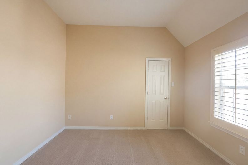 Photo 12 of 26 of 2741 Barrington Dr, Plano, TX