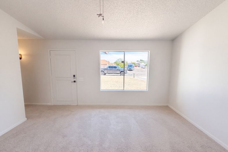 Photo 7 of 19 of 20226 N 32nd Ln, Phoenix, AZ