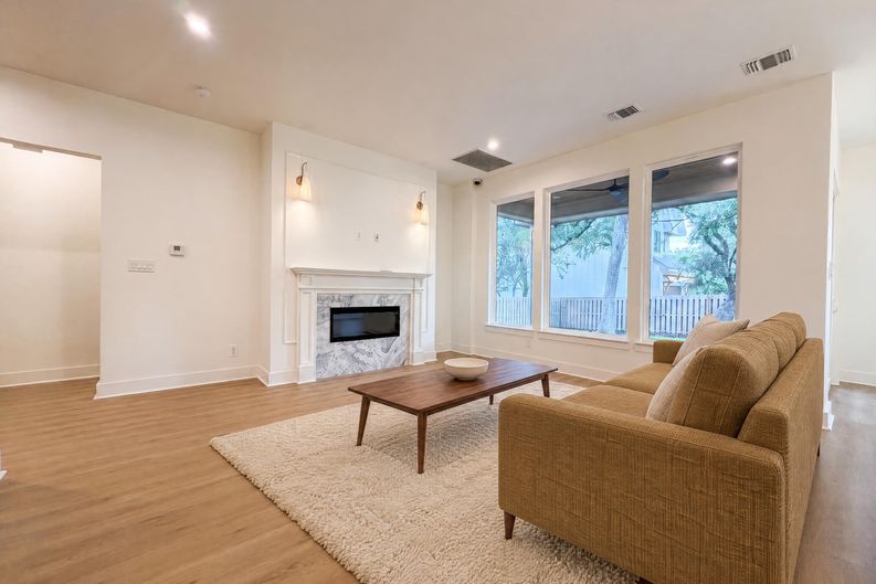 Photo 9 of 21 of 4211 Honeycomb St, San Antonio, TX
