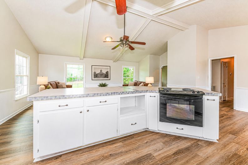 Photo 9 of 21 of 2919 Glebe Rd, Henderson, NC