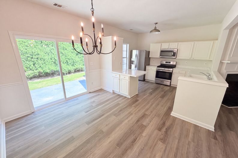 Photo 12 of 30 of 9155 Nesbit Ferry Rd, Alpharetta, GA