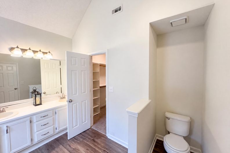 Photo 11 of 23 of 1012 Crown Corners Dr, McDonough, GA