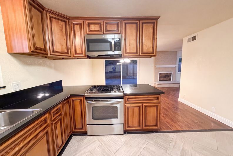 Photo 11 of 27 of 2605 Waterton Way, Sacramento, CA
