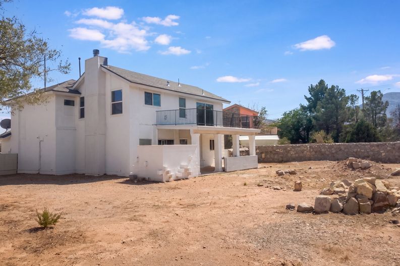 Photo 5 of 39 of 4601 Loma Linda Cir, El Paso, TX