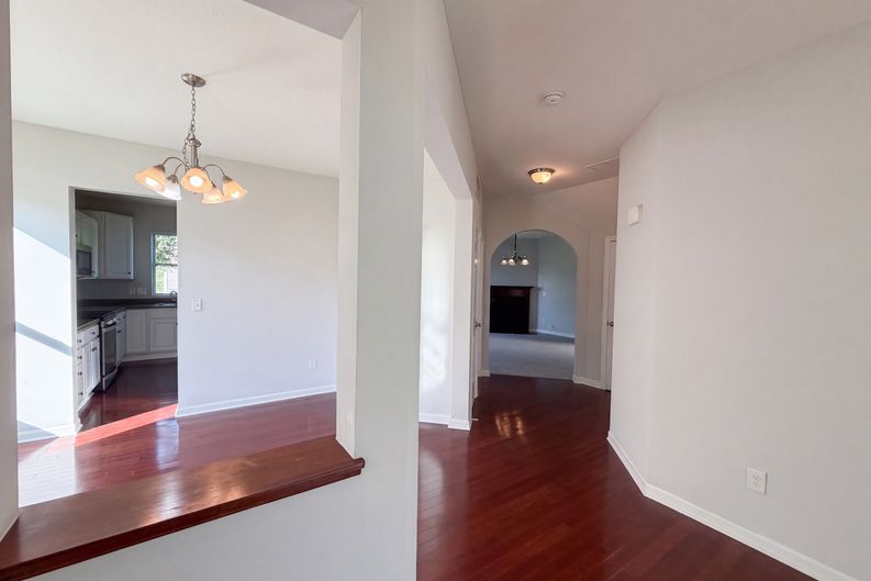 Photo 9 of 39 of 4058 Leontria Ave, Columbus, OH
