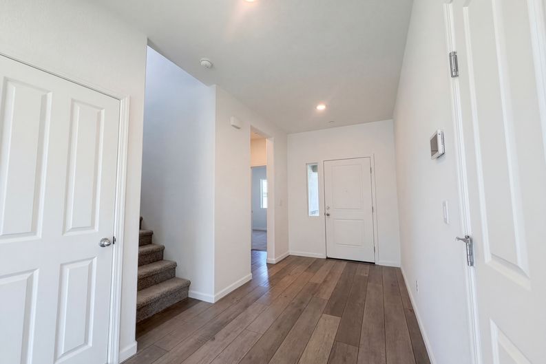 Photo 15 of 46 of 1176 Willow Hill Ave, Sacramento, CA