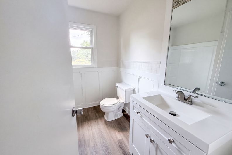 Photo 10 of 13 of 2545 W Mount Vernon Rd, Bethpage, TN