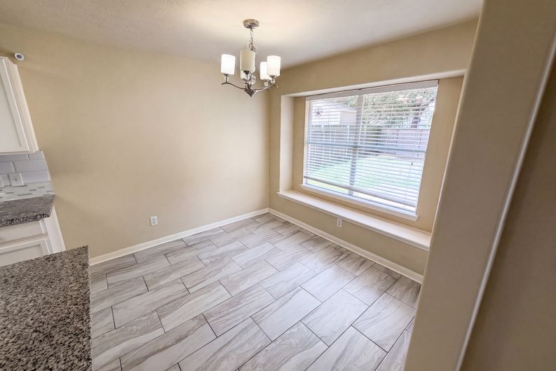 Photo 6 of 28 of 10250 Rolleston Ln, Houston, TX