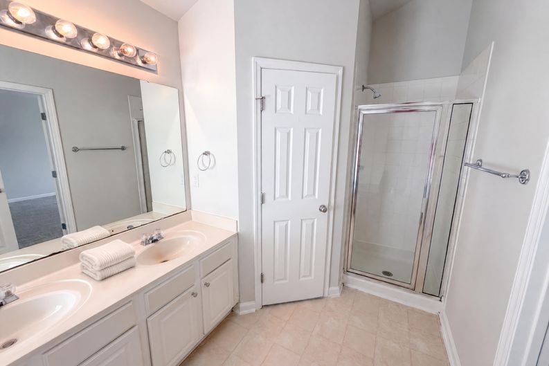 Photo 13 of 18 of 8408 Aztec Dawn Ct, Raleigh, NC