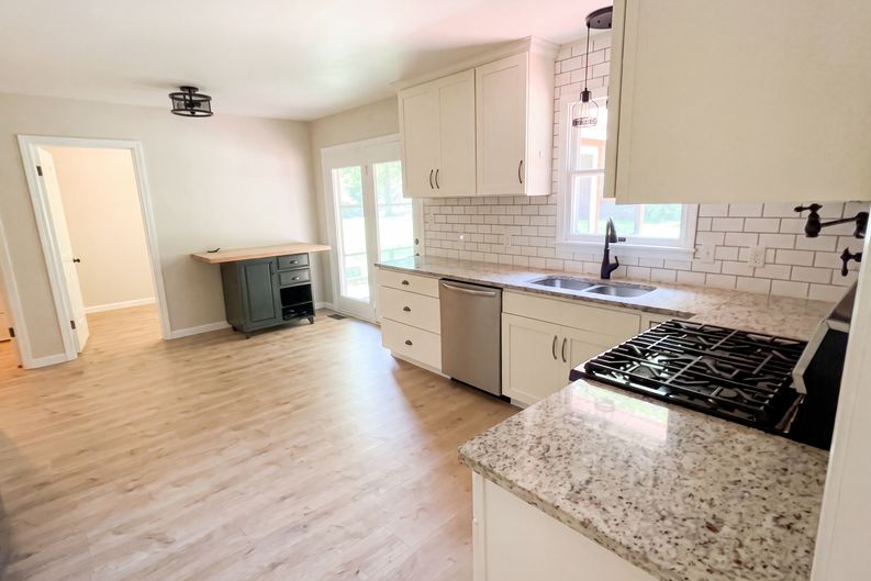 Photo 6 of 23 of 1003 Bateman Dr, Elizabeth City, NC