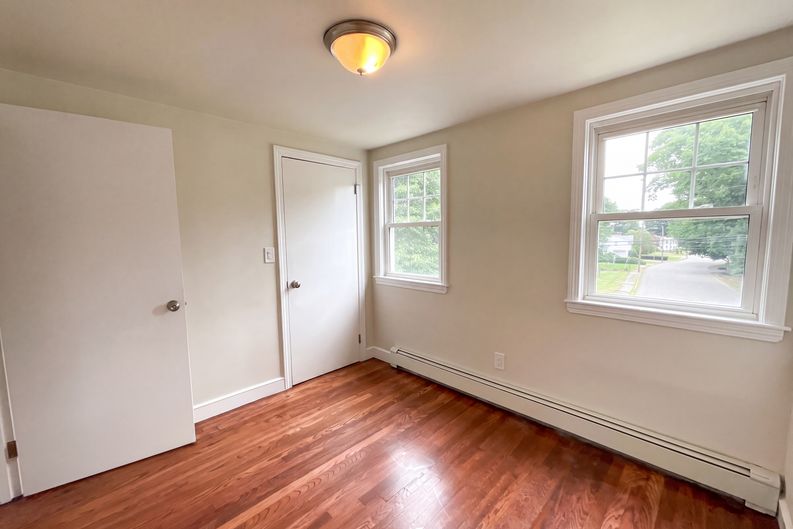 Photo 16 of 28 of 48 Woodlawn St, Randolph, MA