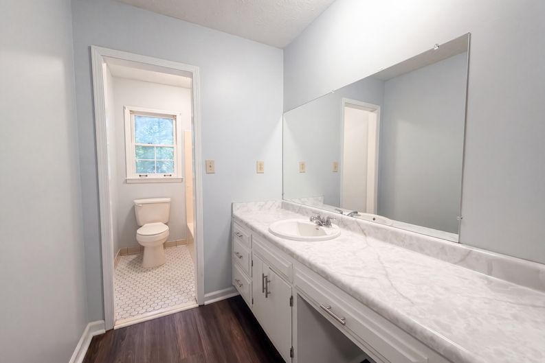 Photo 11 of 24 of 3318 Ben Hill St SW, Marietta, GA