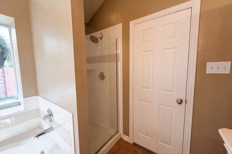 Photo 8 of 16 of 5400 Shepherd Pl, Flower Mound, TX