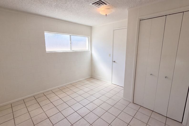 Photo 19 of 37 of 6121 Jones Cir, Las Vegas, NV