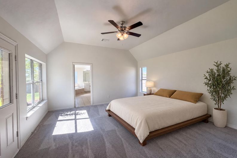 Photo 4 of 31 of 3307 Wolf Ct, Pearland, TX
