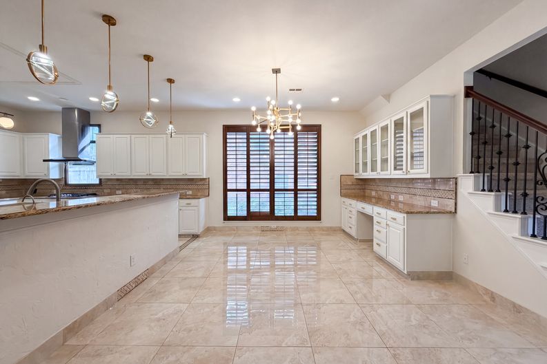 Photo 6 of 33 of 1429 Greenbriar Dr, Allen, TX