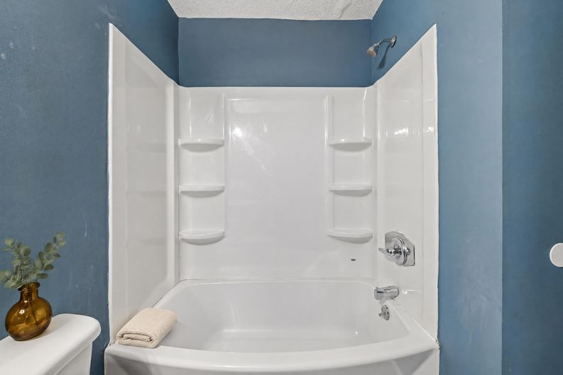 Photo 15 of 17 of 4900 Avenida Del Sol Dr, Raleigh, NC