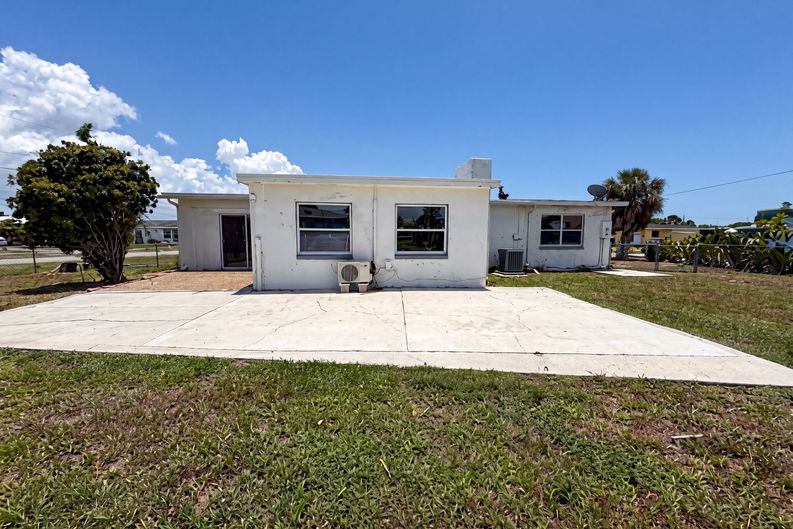 Photo 24 of 26 of 21530 Glendale Ave, Port Charlotte, FL