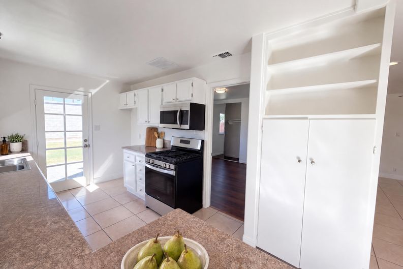 Photo 7 of 20 of 10605 Olson Dr, Rancho Cordova, CA