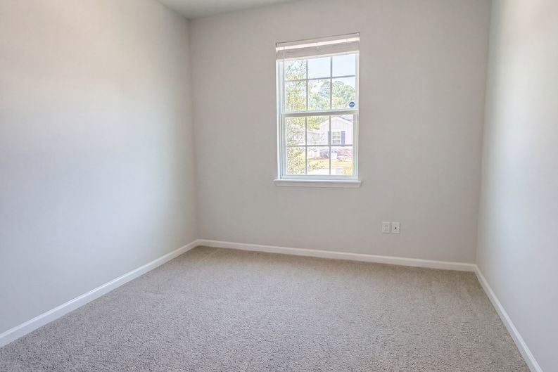 Photo 11 of 25 of 95443 Woodbridge Pkwy, Fernandina Beach, FL