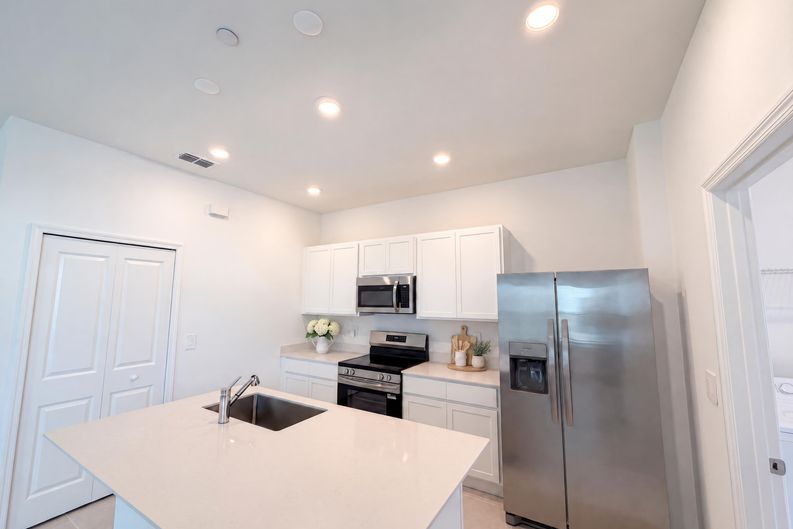 Photo 9 of 27 of 2224 Red Sun St, Apopka, FL