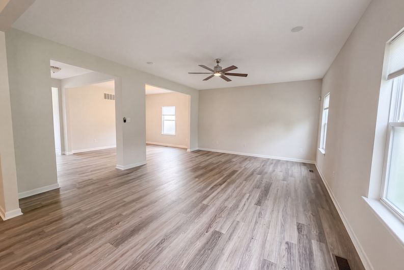 Photo 7 of 28 of 5945 Hawkins Ridge Ct, Saint Louis, MO