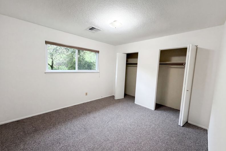 Photo 10 of 30 of 862 Grice Ln, Placerville, CA