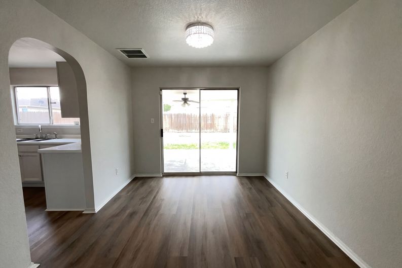 Photo 6 of 18 of 8807 Mesa Vis, San Antonio, TX