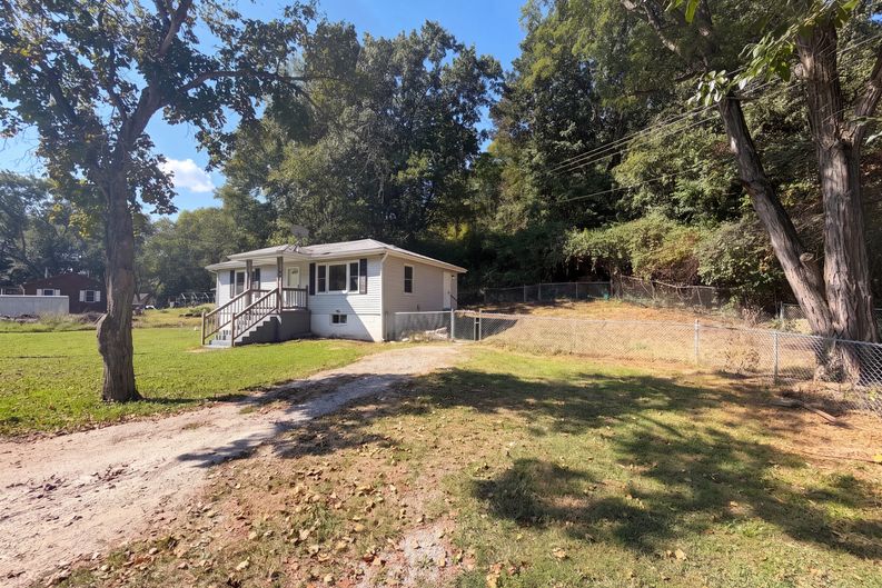 Photo 13 of 16 of 4659 Spring Glen Dr, House Springs, MO