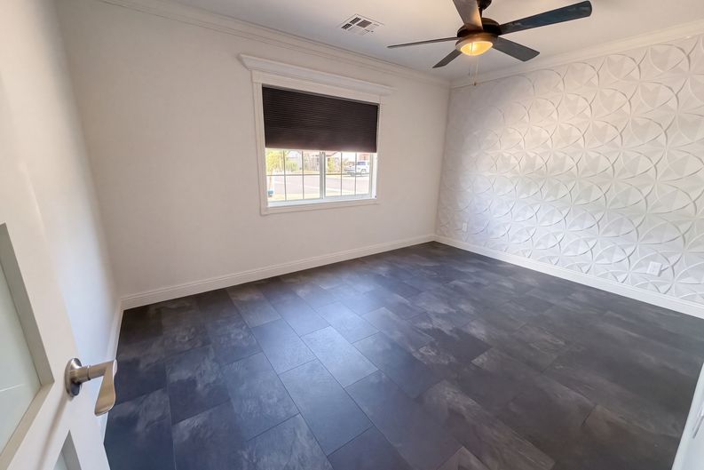 Photo 13 of 18 of 12502 N 126th Ln, El Mirage, AZ