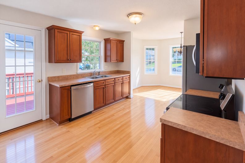 Photo 7 of 22 of 3153 Chartwood Dr, Sandston, VA