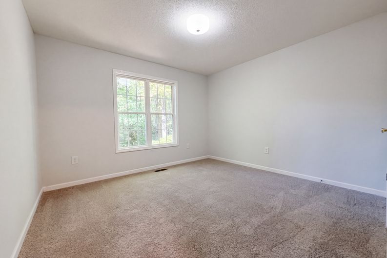 Photo 10 of 17 of 6073 Jones Cir, Sanford, NC