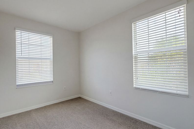 Photo 17 of 29 of 7070 Woodchase Glen Dr, Riverview, FL