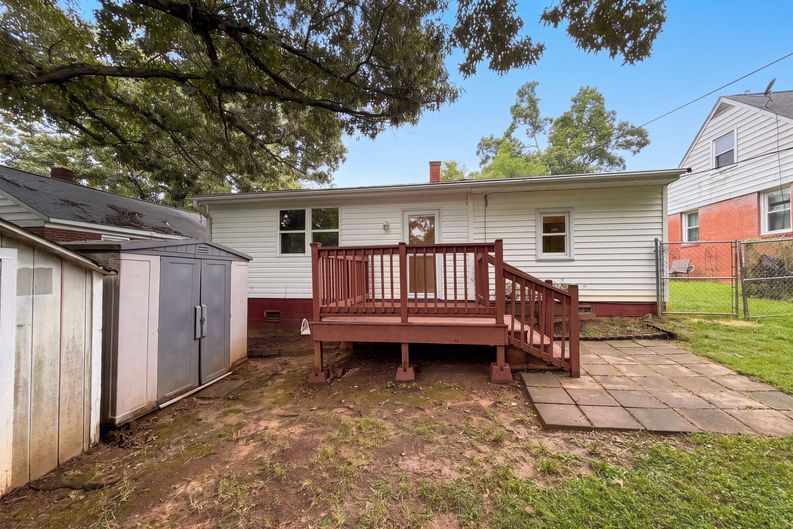 Photo 5 of 23 of 1521 Herrin Ave, Charlotte, NC
