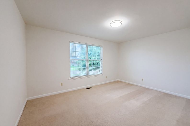 Photo 14 of 26 of 2212 Harborside Dr, DARDENNE PRAIRIE, MO